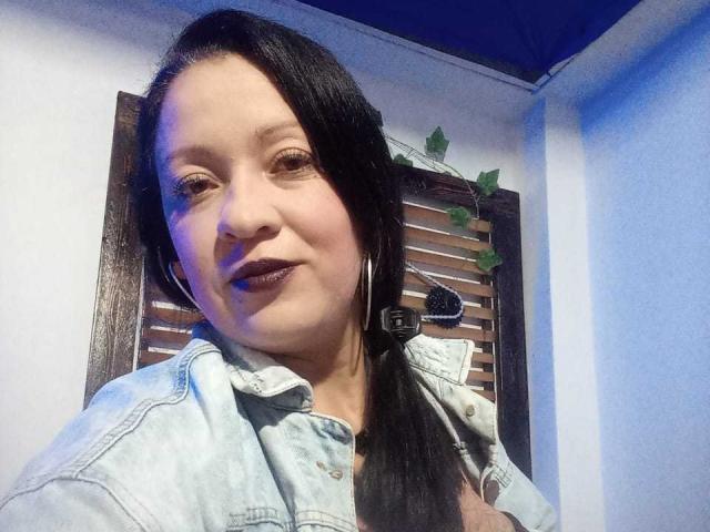 CharloteEzra - פורנו בשידור חי ומצלמת סקס - 21739365