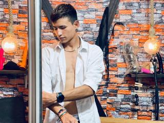JoshuaScottX - Live sex cam - 21752801