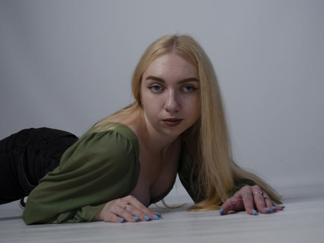 BeatriceFly - Live porn &amp; sex cam - 21757481