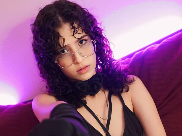 ThaliiaGomez - Live porn &amp; sex cam - 21758997