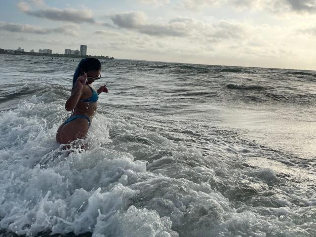 AlessiaFerry - Live porn &amp; sex cam - 21760737