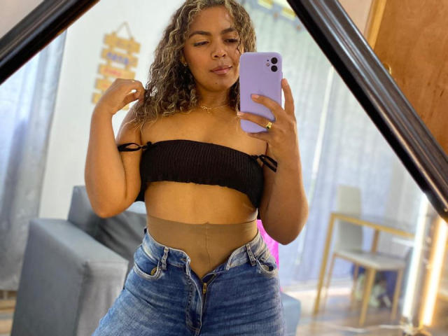 AkendaCurls - Sexe cam en vivo - 21761321