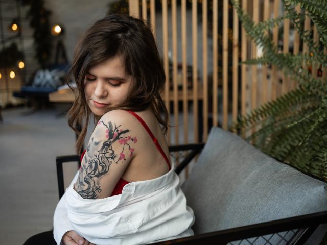 SnezhaTattoo - Élő pornó és szexkamera - 21774841