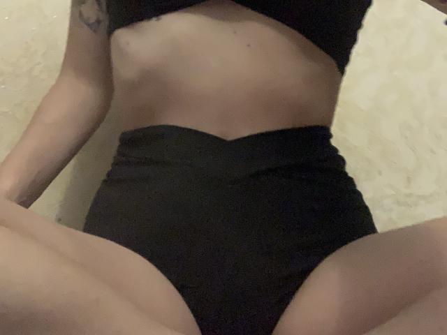 MoonLiza - Live Sex Cam - 21777737