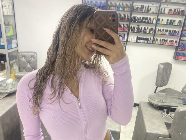 FloraSaenz - Live sex cam - 21780677