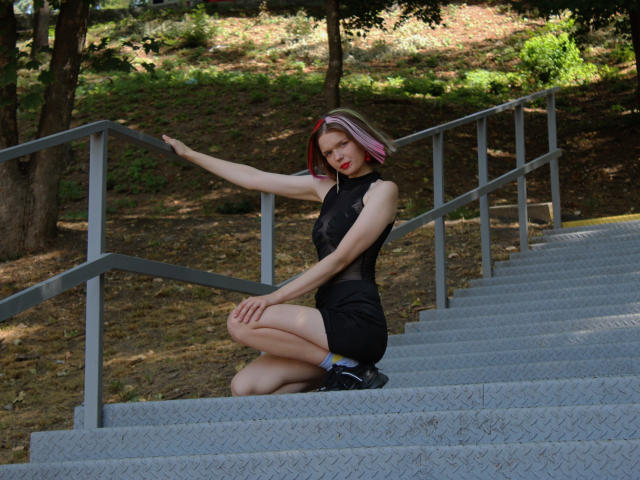 DaylinaLops - Live Sex Cam - 21784797