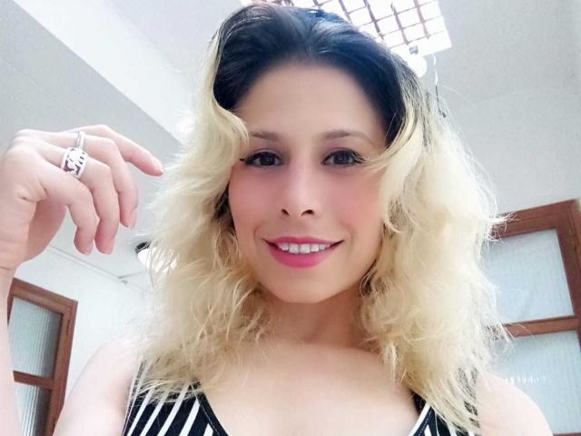 MagentaApern - Live porn &amp; sex cam - 21784973