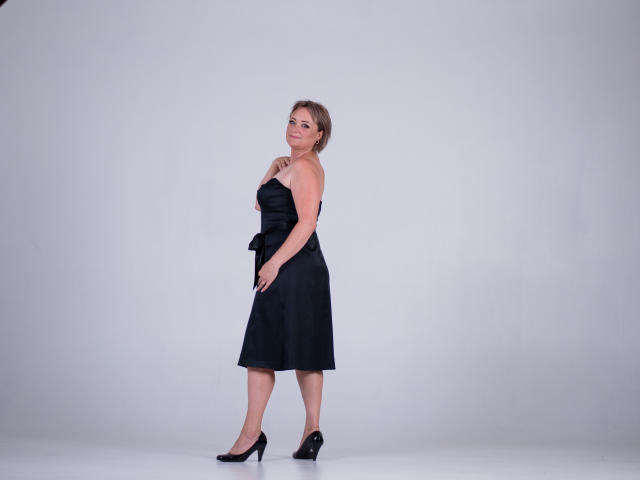 SnezhanaRells - Live porn &amp; sex cam - 21791949