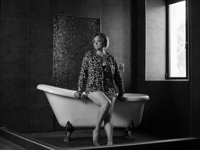 SnezhanaRells - Live porn &amp; sex cam - 21793149