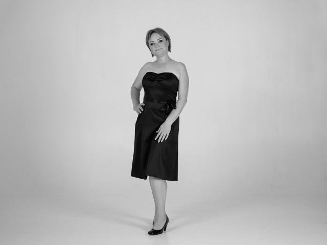 SnezhanaRells - Live porn &amp; sex cam - 21793209