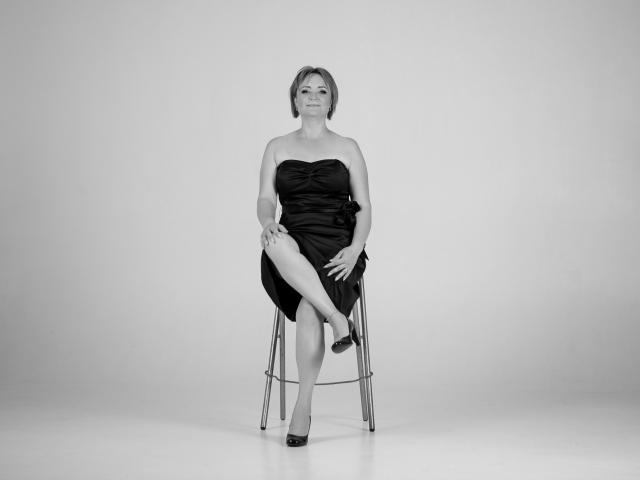 SnezhanaRells - Live porn &amp; sex cam - 21793213