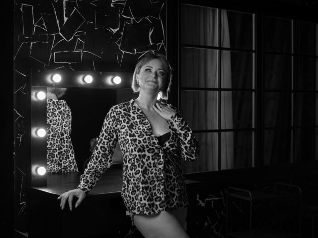 SnezhanaRells - Live porn &amp; sex cam - 21793233