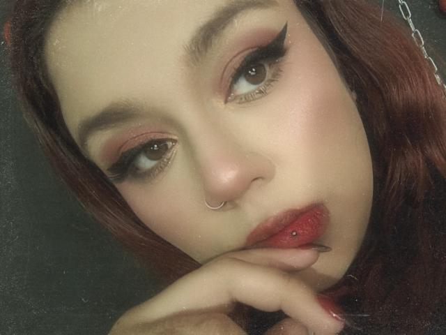 EmilyDom - Camera khiêu dâm &amp; quyến rũ trực tiếp - 21796085