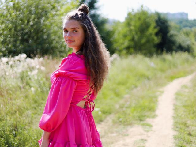 CarolineHott69 - Live sex cam - 21803321