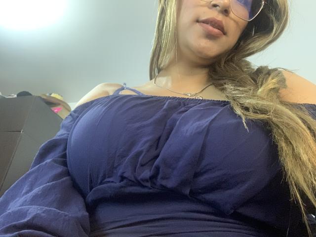 TompsonKarina - Live sexe cam - 21805385