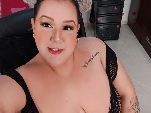 GiannaMorrys - Élő pornó és szexkamera - 21805933