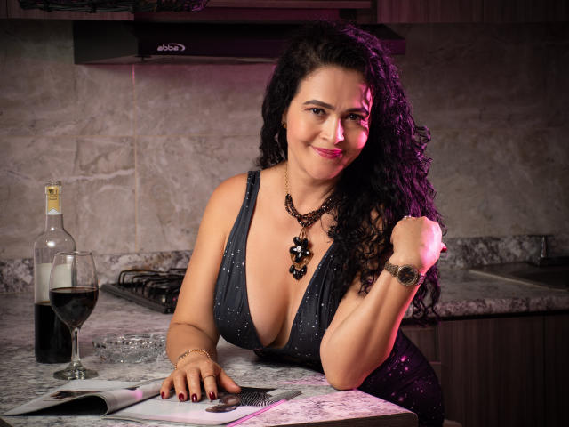 JulyMartinez - Live porn &amp; sex cam - 21807081