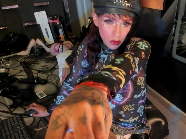 ErotickBellaTrix - פורנו בשידור חי ומצלמת סקס - 21808541