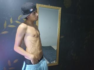 ThiagoHot69 - Live porn &amp; sex cam - 21810905