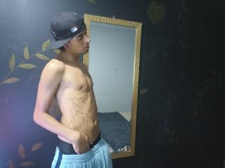 ThiagoHot69 - Live porn &amp; sex cam - 21810909