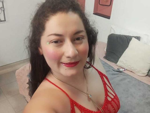 EsmeraldaaLopez - Live porn &amp; sex cam - 21811297