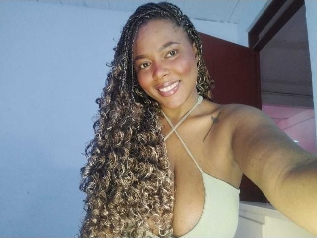 EmiraHot - Élő pornó és szexkamera - 21818125