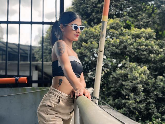 MichelleBenett - Live sex cam - 21823345