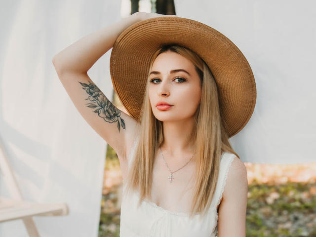 MilanaAnson - פורנו בשידור חי ומצלמת סקס - 21827873