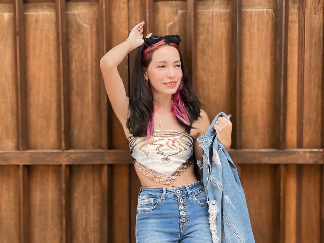 LilyThea - פורנו בשידור חי ומצלמת סקס - 21833173