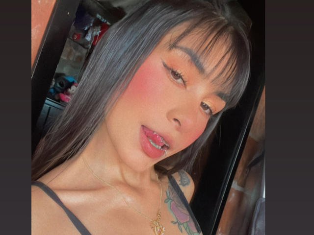 AlysonMoss - ライブポルノ&amp;セックスカム - 21833521