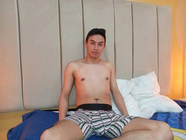 LatinMenStrong - Sexe cam en vivo - 21835229