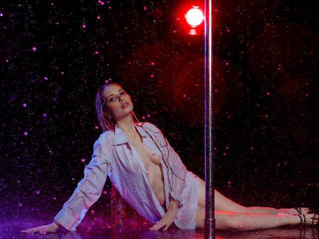 ElzaKomx - сексуальная веб-камера в реальном времени - 21838185