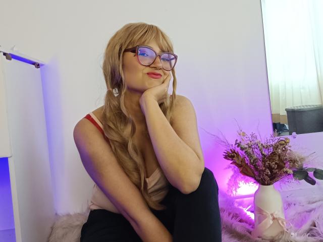 LilaPoiluDom - Live porn &amp; sex cam - 21849217