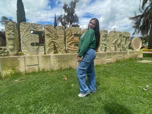 MiaSalka - Live porn &amp; sex cam - 21852245