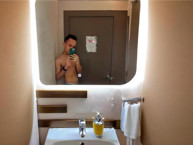 TommyGunLove - Live porn &amp; sex cam - 21856877