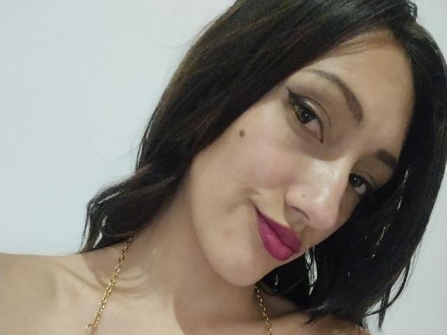 KiriamGomez - Live sex cam - 21859101