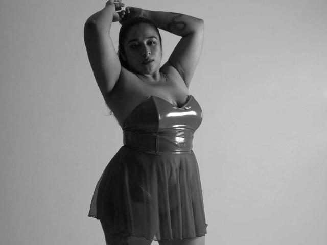 Vikylee - сексуальная веб-камера в реальном времени - 21860873