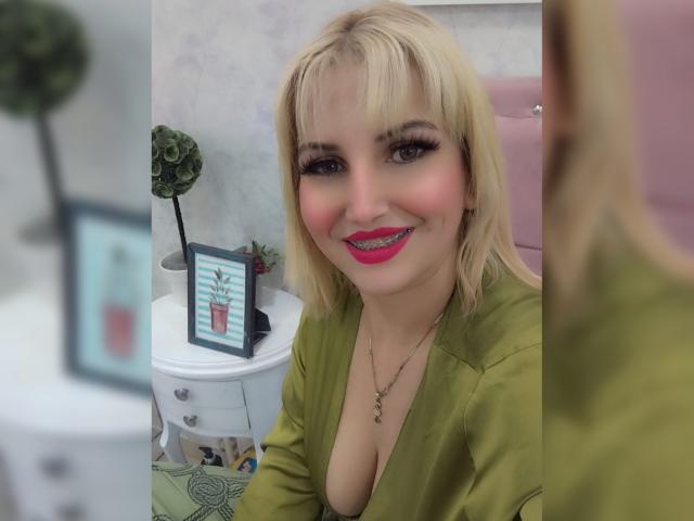 GiuliaAddams - Live sex cam - 21877245