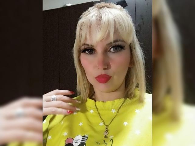 GiuliaAddams - Live porno og sexkamera - 21877317