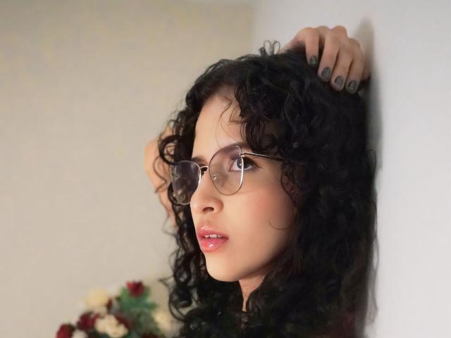 ThaliiaGomez - Live porn &amp; sex cam - 21882429