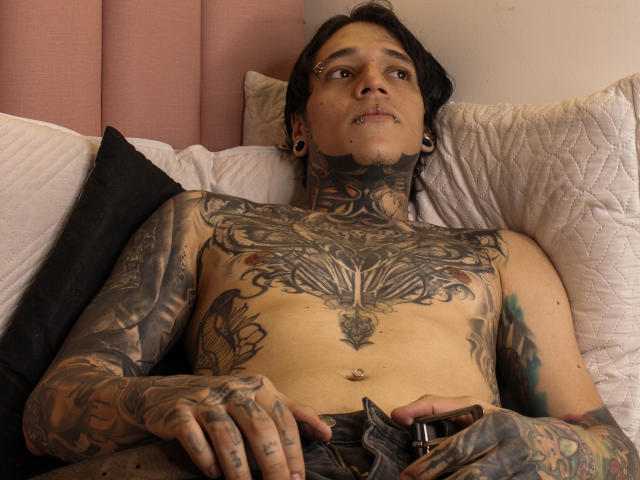 MadInkman - Live porn &amp; sex cam - 21885241