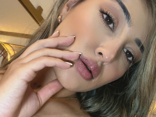 MaeCollins - Live porn &amp; sex cam - 21885857