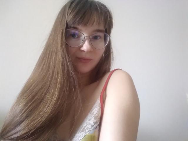 KiraGoldens - Porno na żywo i seks kamera - 21888845