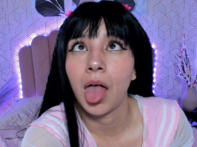 EmmyBlake - Live sex cam - 21894781