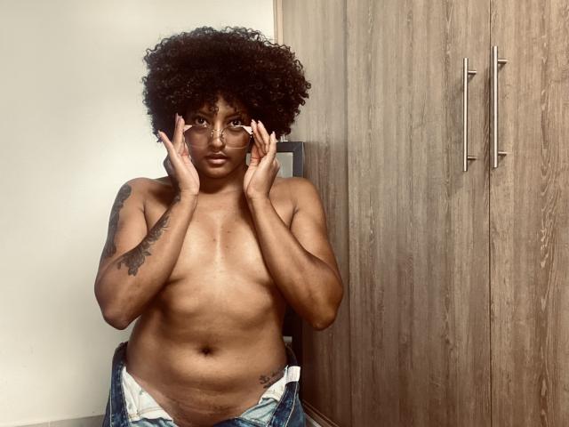 StefyRoldans - Live porno og sexkamera - 21900677