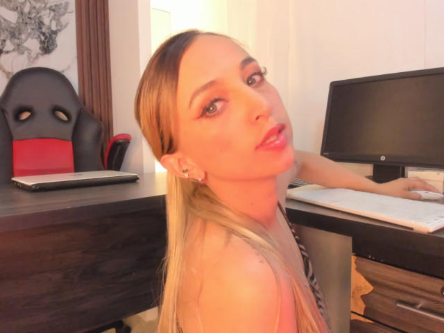 AnastasiaVolkov - Live porn &amp; sex cam - 21903841