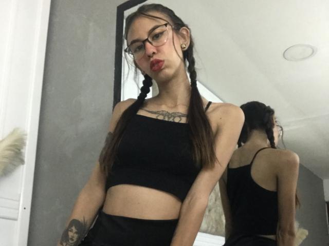 ElisaPalmer - Live porn &amp; sex cam - 21906809