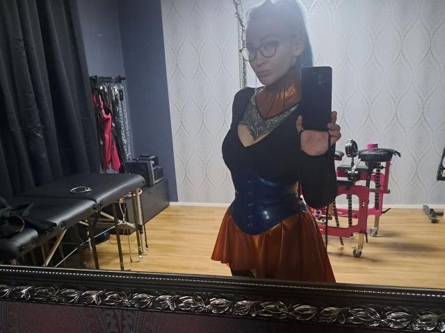 LadyLynn-hot - Live porn &amp; sex cam - 21909093