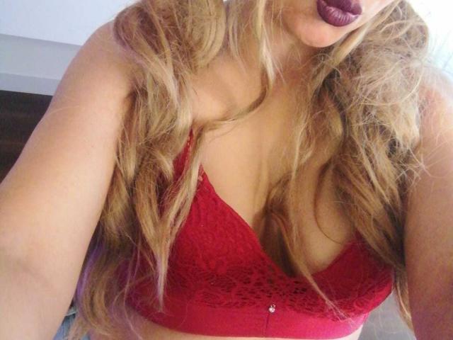 LilaPoiluDom - Live porn &amp; sex cam - 21910361