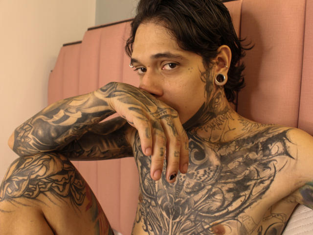 MadInkman - Live porn &amp; sex cam - 21911769